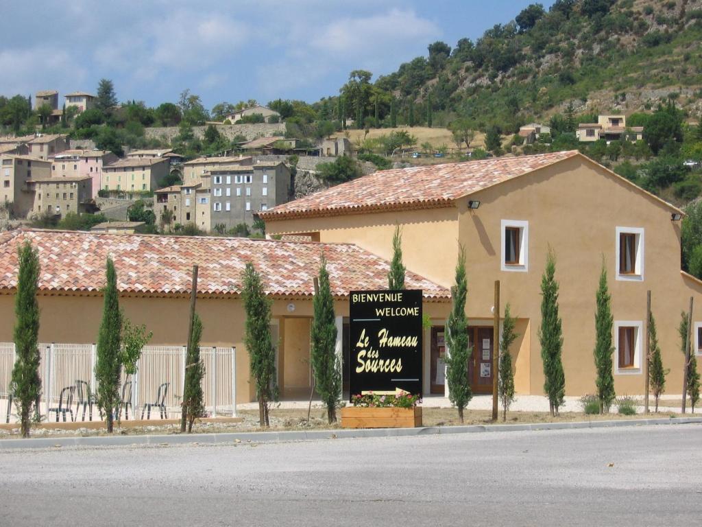 Hameau Des Sources Aparthotel Montbrun-les-Bains Exterior photo